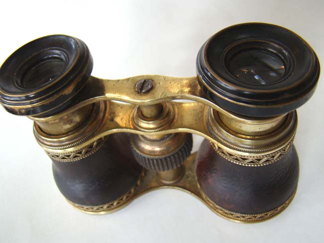 A pair of Antique Opera Glasses circa 1890 — image 3